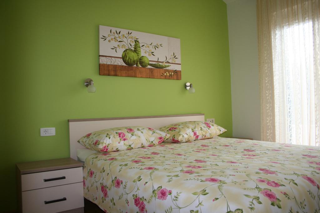 Tone & Marta Apartments Rogoznica  Exterior foto